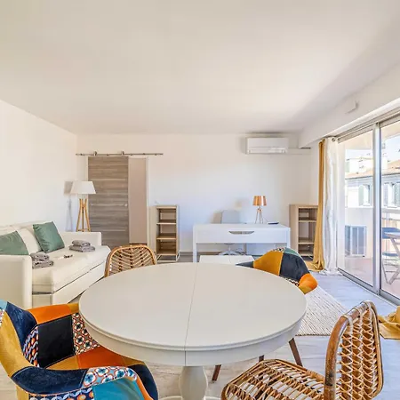 Exceptional Air-conditioned Flat In
