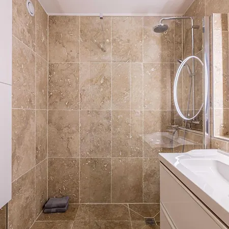 Exceptional Air-conditioned Flat In Daire